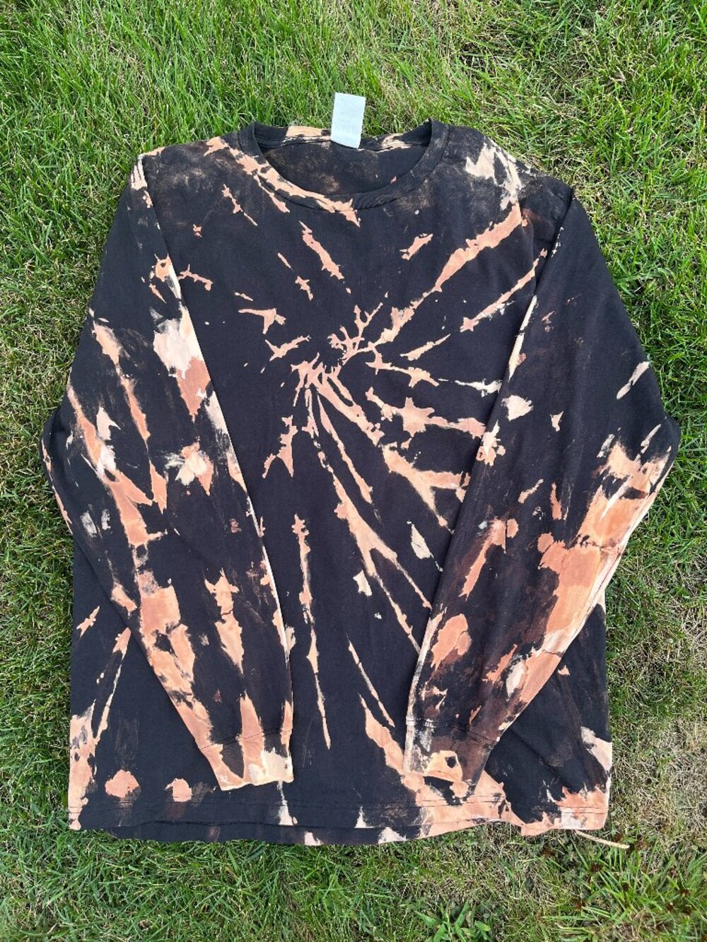 Adult XL Bleach Dye Spiral Long Sleeve Shirt